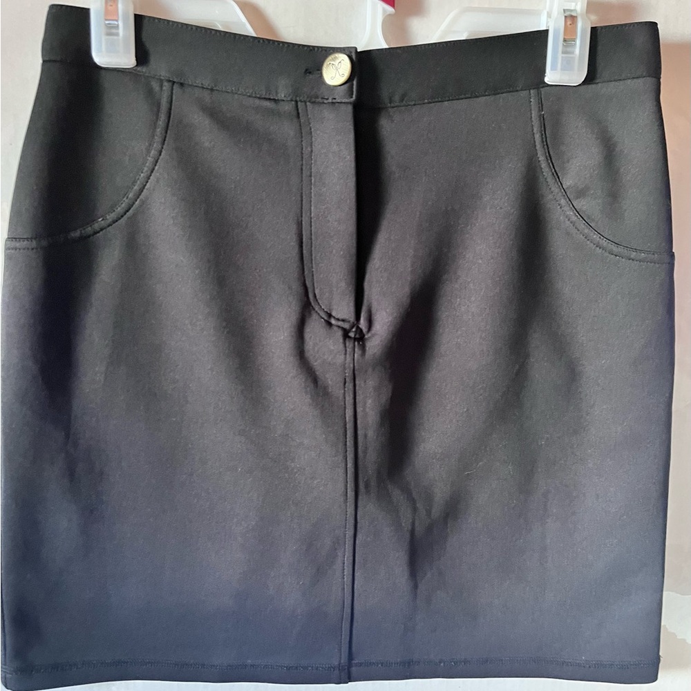 Birdy and Grace Black back pocket embellished women’s golf skirt/ shorts